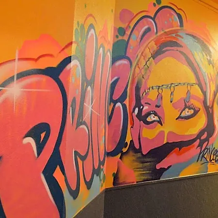 Princess Leidse Square Hostel *