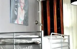 Princess Leidse Square Hostel *