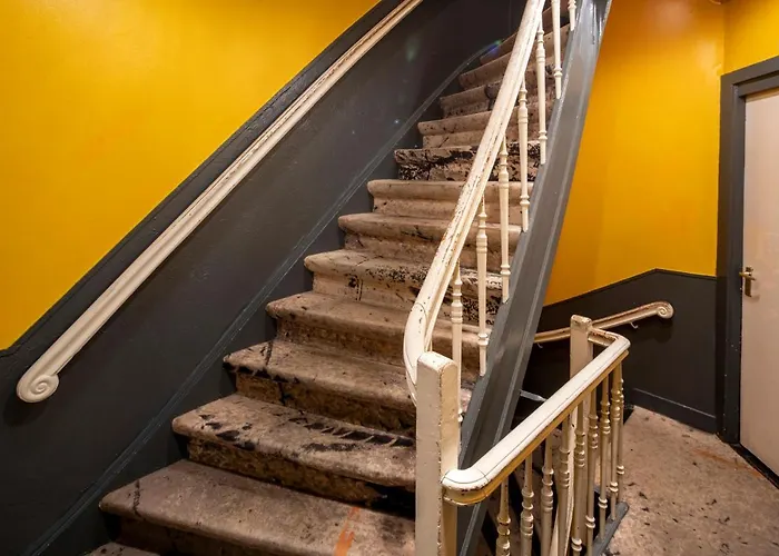 Princess Leidse Square Hostel *